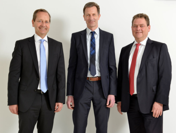 Dr. Frank Götzelmann (Sprecher der Geschäftsführung Tyczka Gruppe, Stefan Hübner (Geschäftsführer Tyczka Energy), Ralf Bursch (Geschäftsführer Tyczka GmbH9